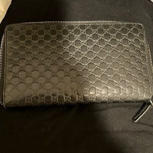 100% Authentic. Gucci Guccicima wallet Black color Leather